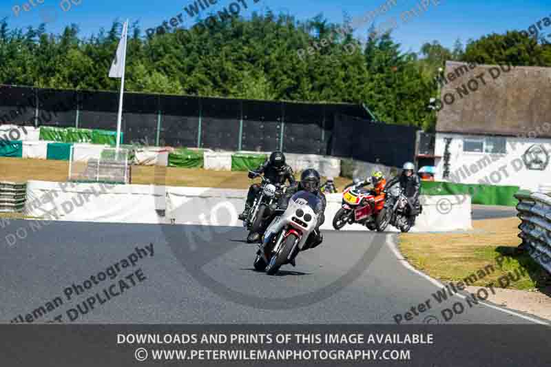 Vintage motorcycle club;eventdigitalimages;mallory park;mallory park trackday photographs;no limits trackdays;peter wileman photography;trackday digital images;trackday photos;vmcc festival 1000 bikes photographs